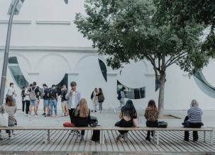 Exterior de la Facultat de Comunicació i Relacions Internacionals