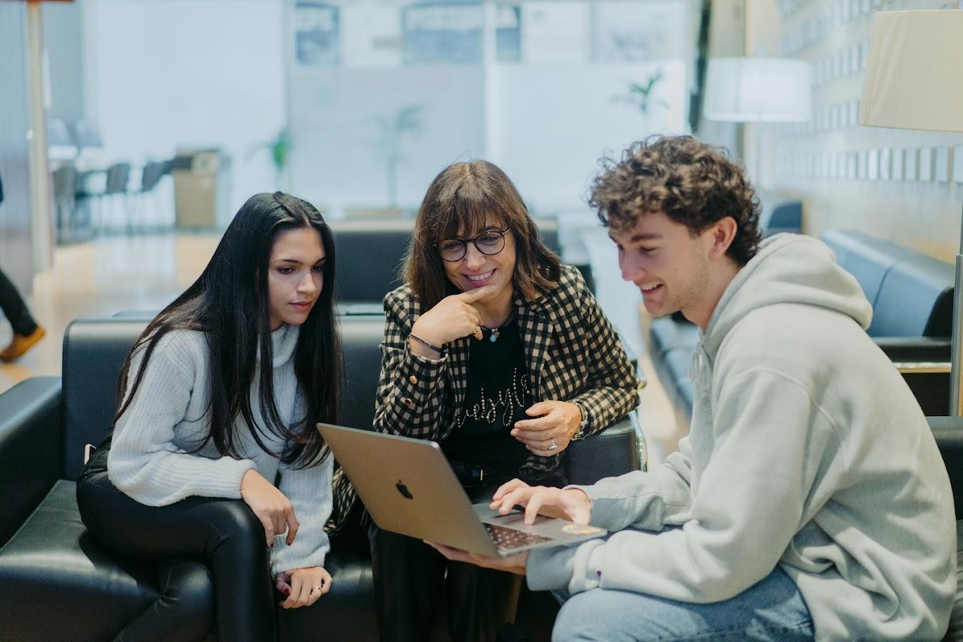 fcri professora estudiants