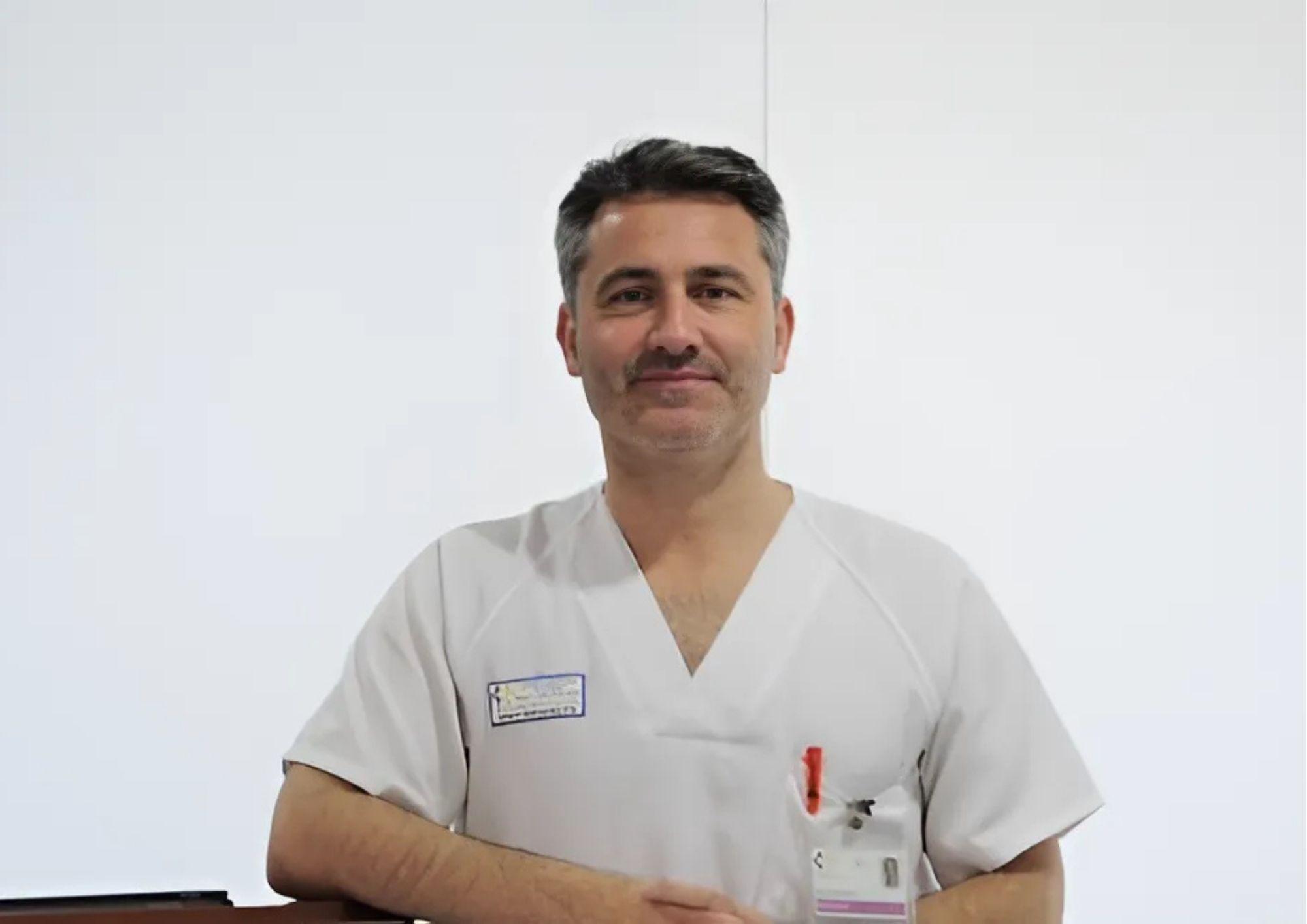 Dr. Daniel Lopez, padri de la graduacio de masters universitaris i postgraus 2025