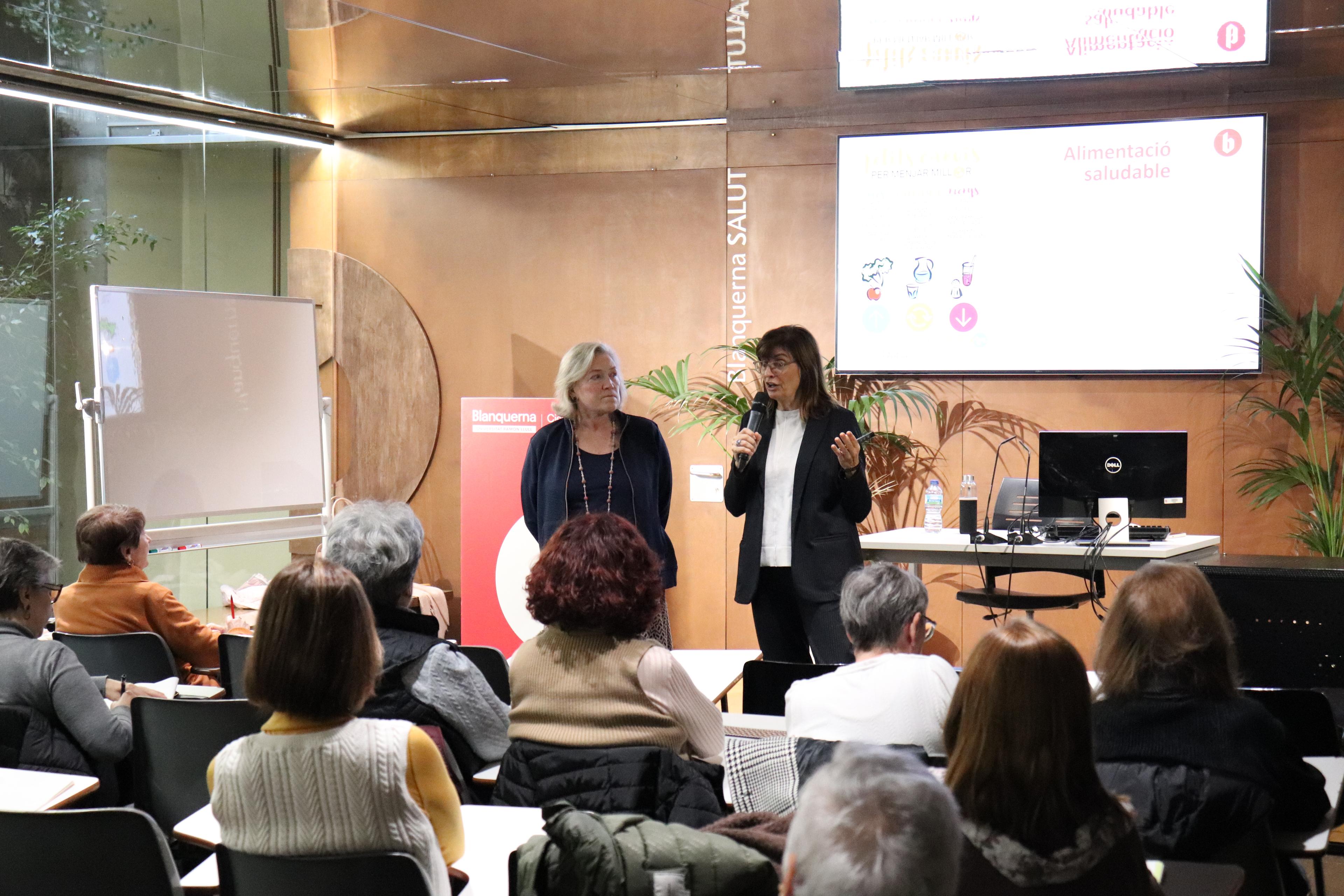 Marta Anguera i Carmen Ferrer durant la Universitat per a la Gent Gran