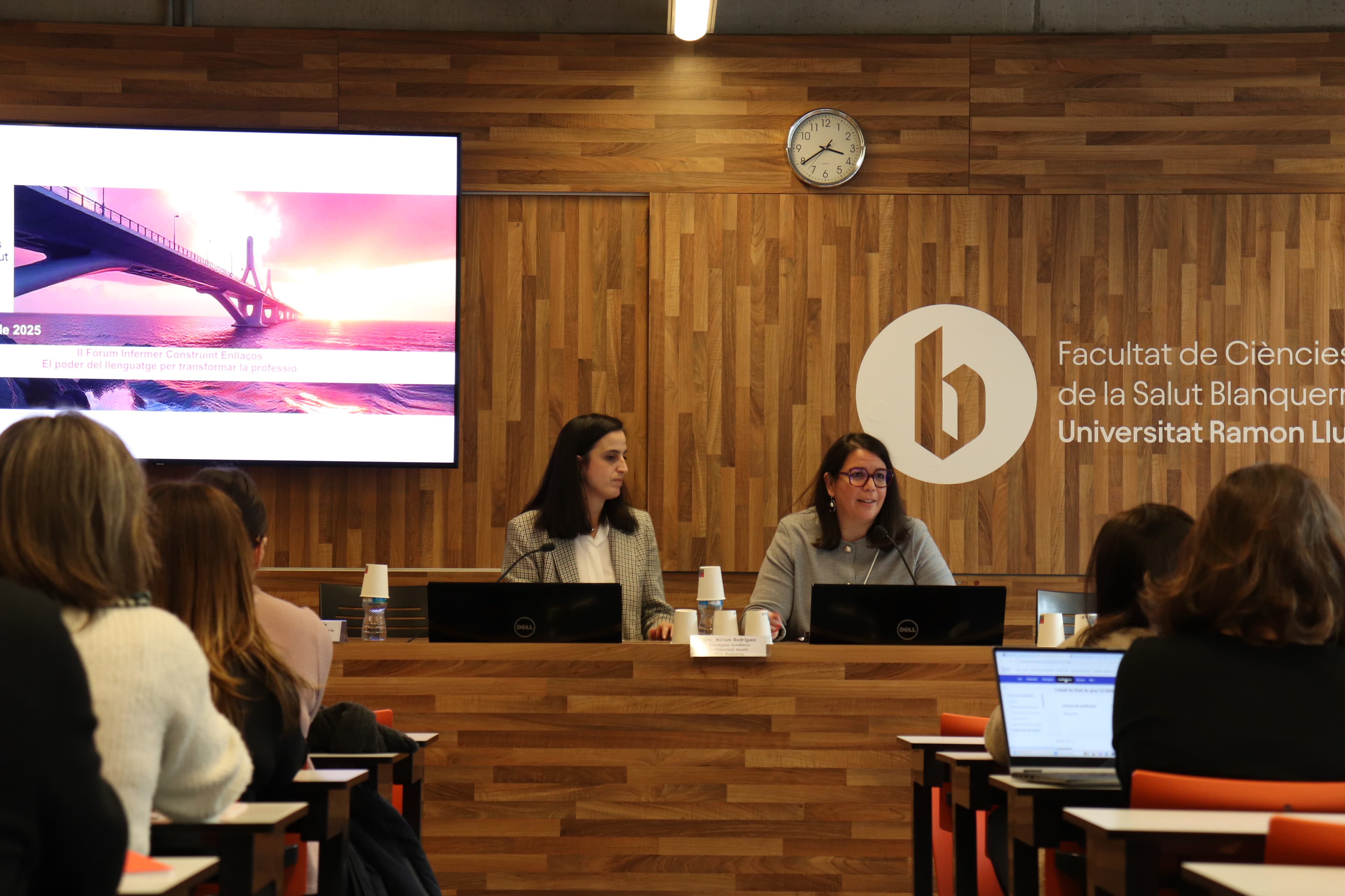 Els assistents durant el forum