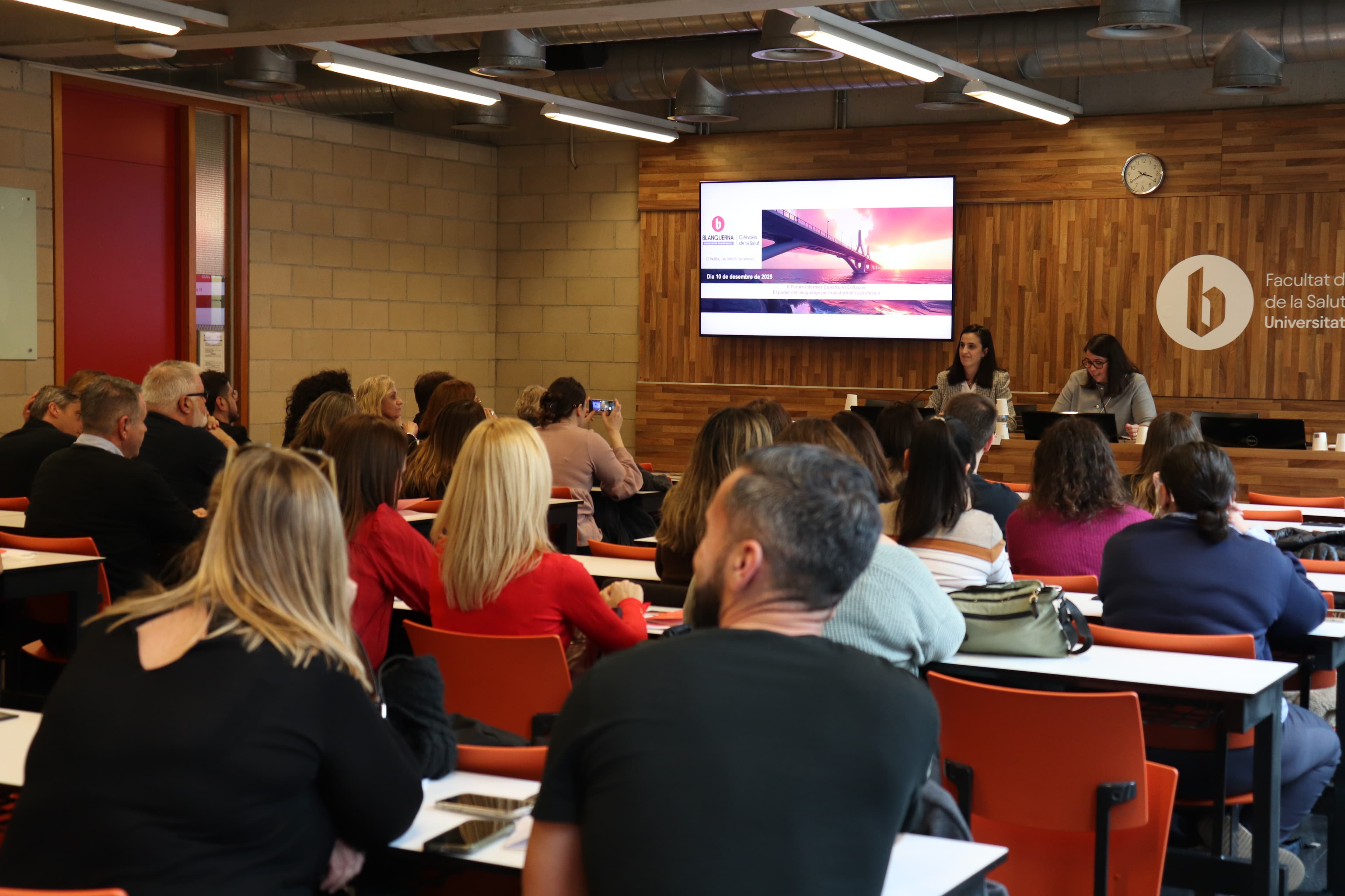 Els assistents durant el forum