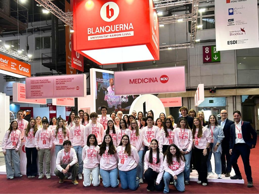 Els estudiants i treballadors que inauguren el Saló de l'Ensenyament 2026