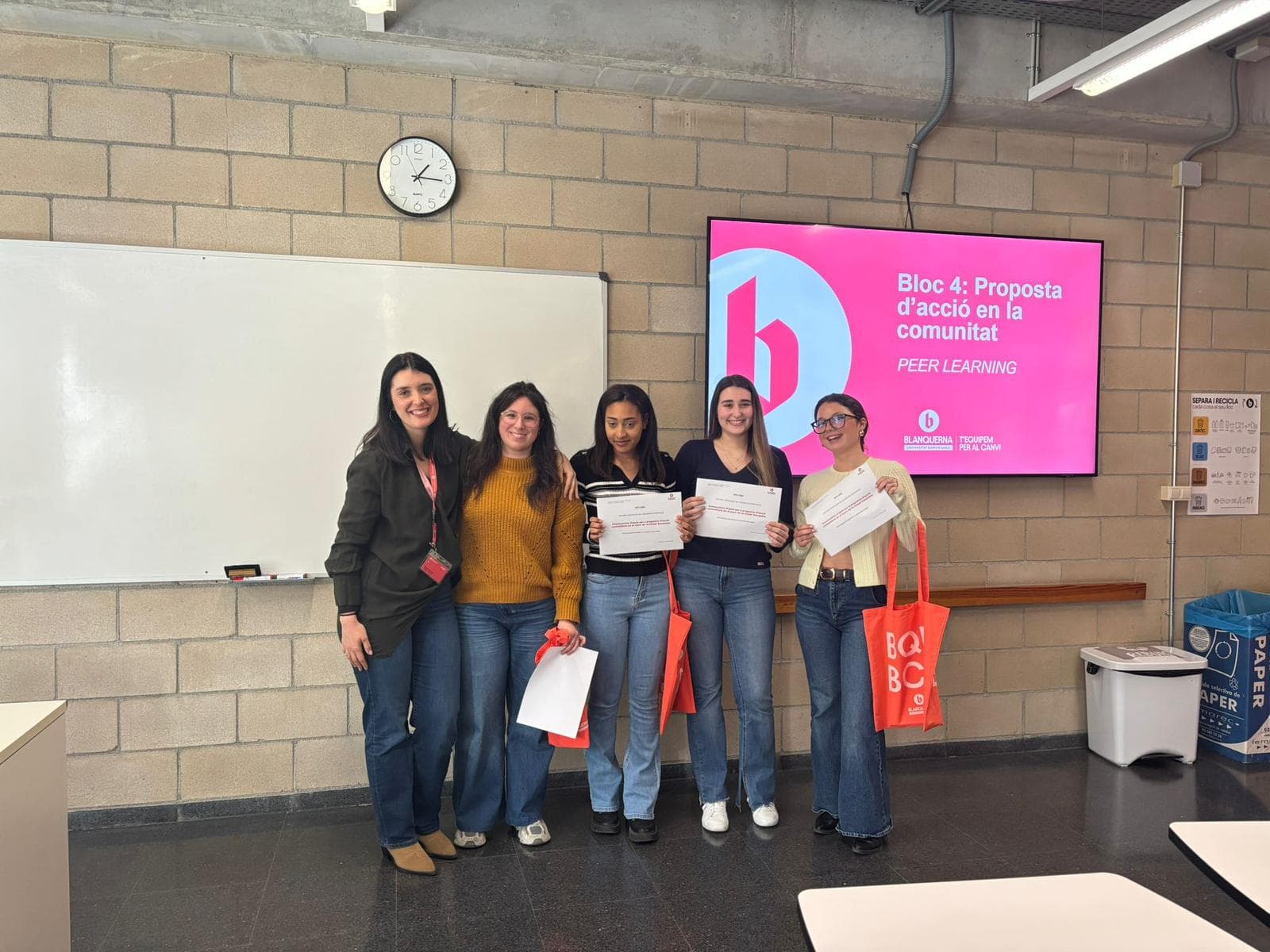 Alumnes durant la presentació