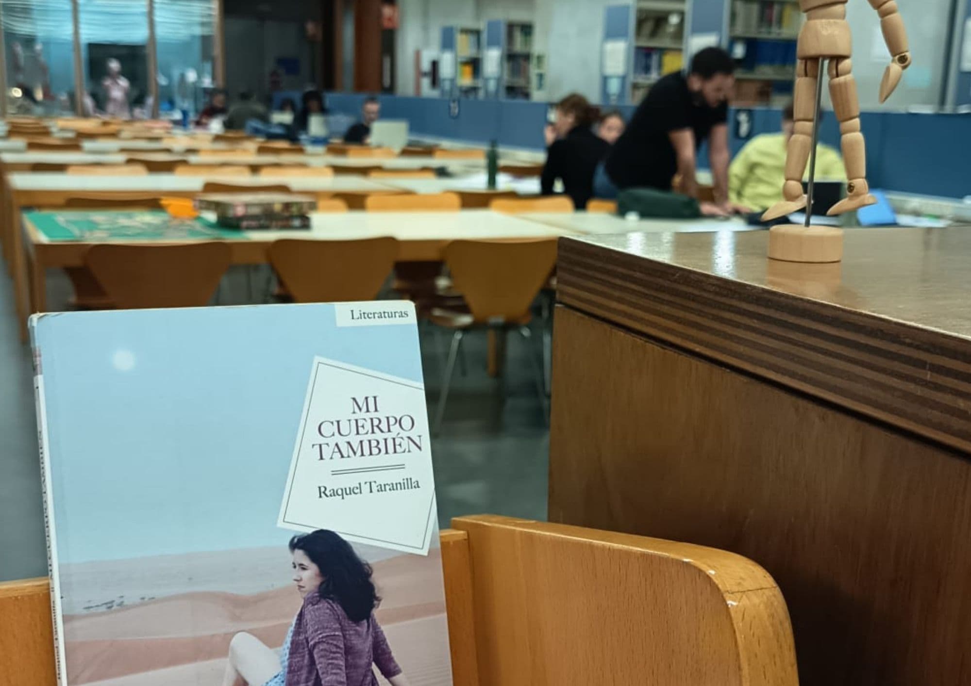 mi cuerpo tambien foto amb vista a la biblioteca