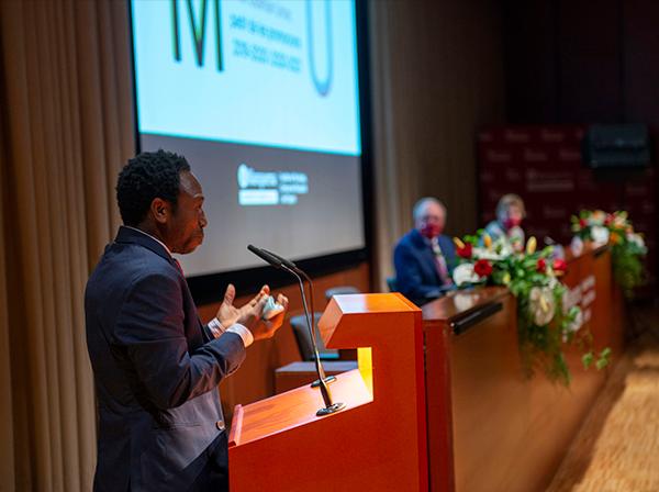 Celebramos la graduación de los estudiantes de másteres universitarios de la doble promoción 2019-2020 y 2020-2021