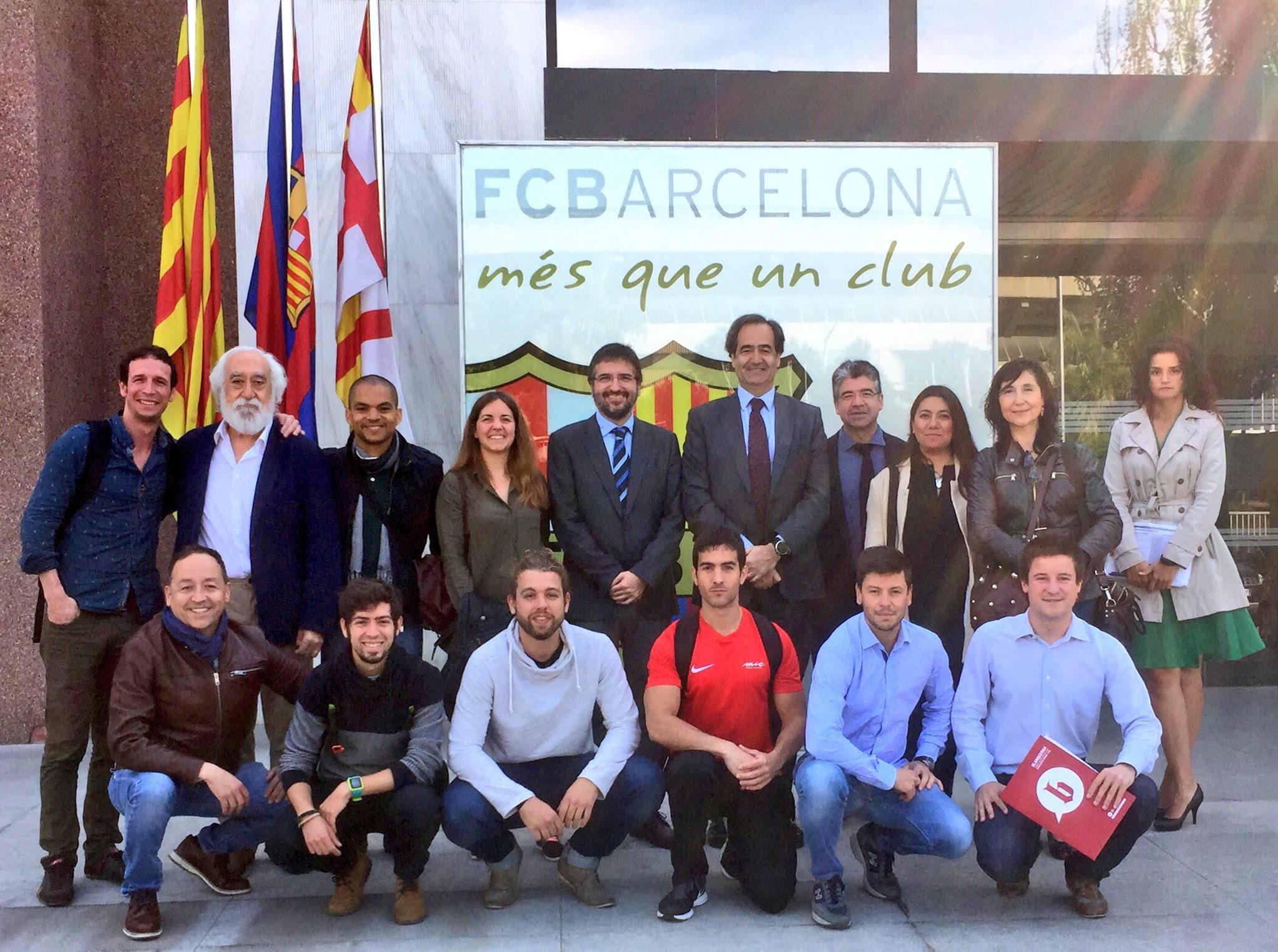 Alumni de la Facultat son recibidos por la Fundación del Barça
