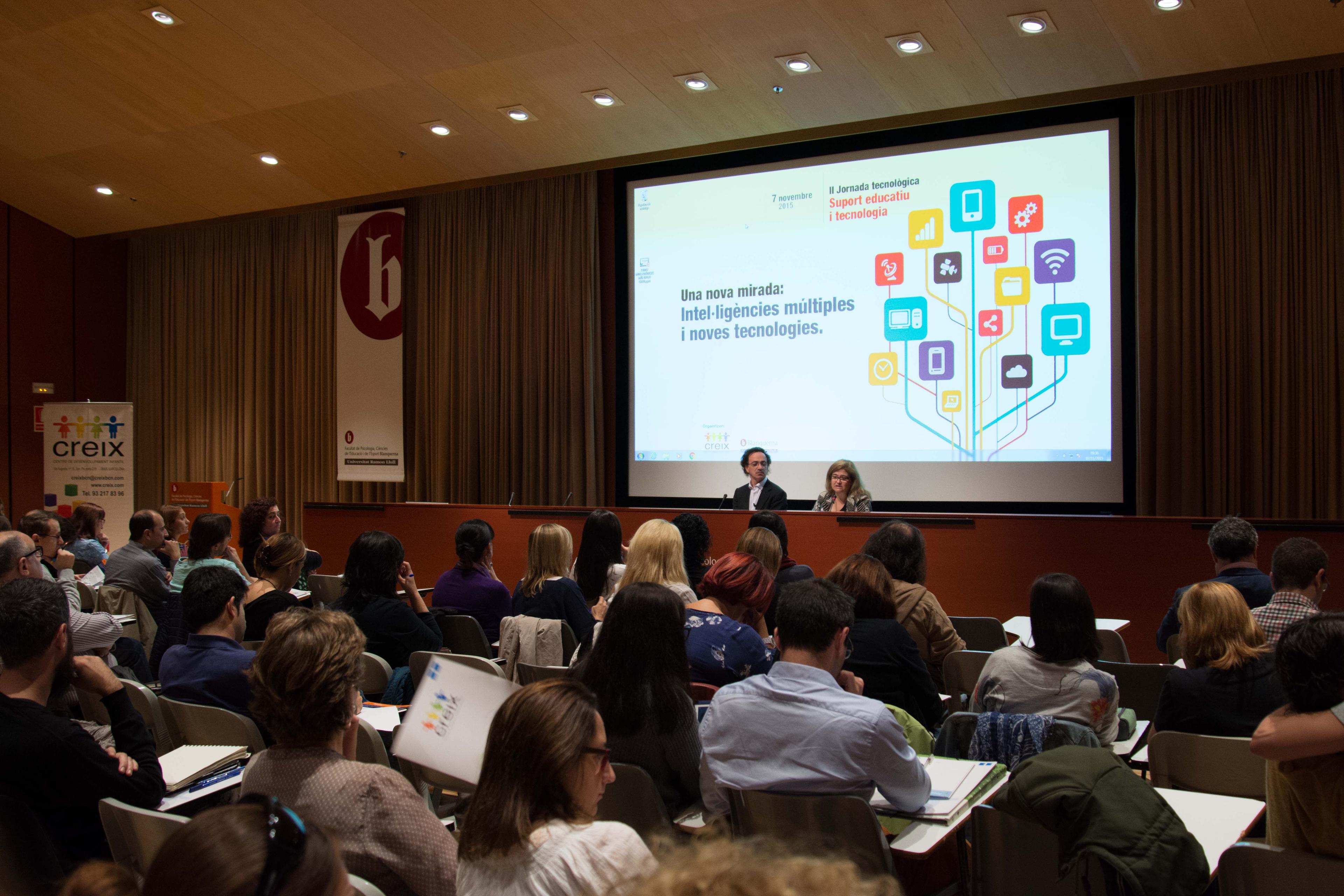 II Jornada Tecnológica – Una nueva mirada: inteligencias múltiples y nuevas tecnologías, impulsada por el centro CREIX, celebrada en la Facultad.