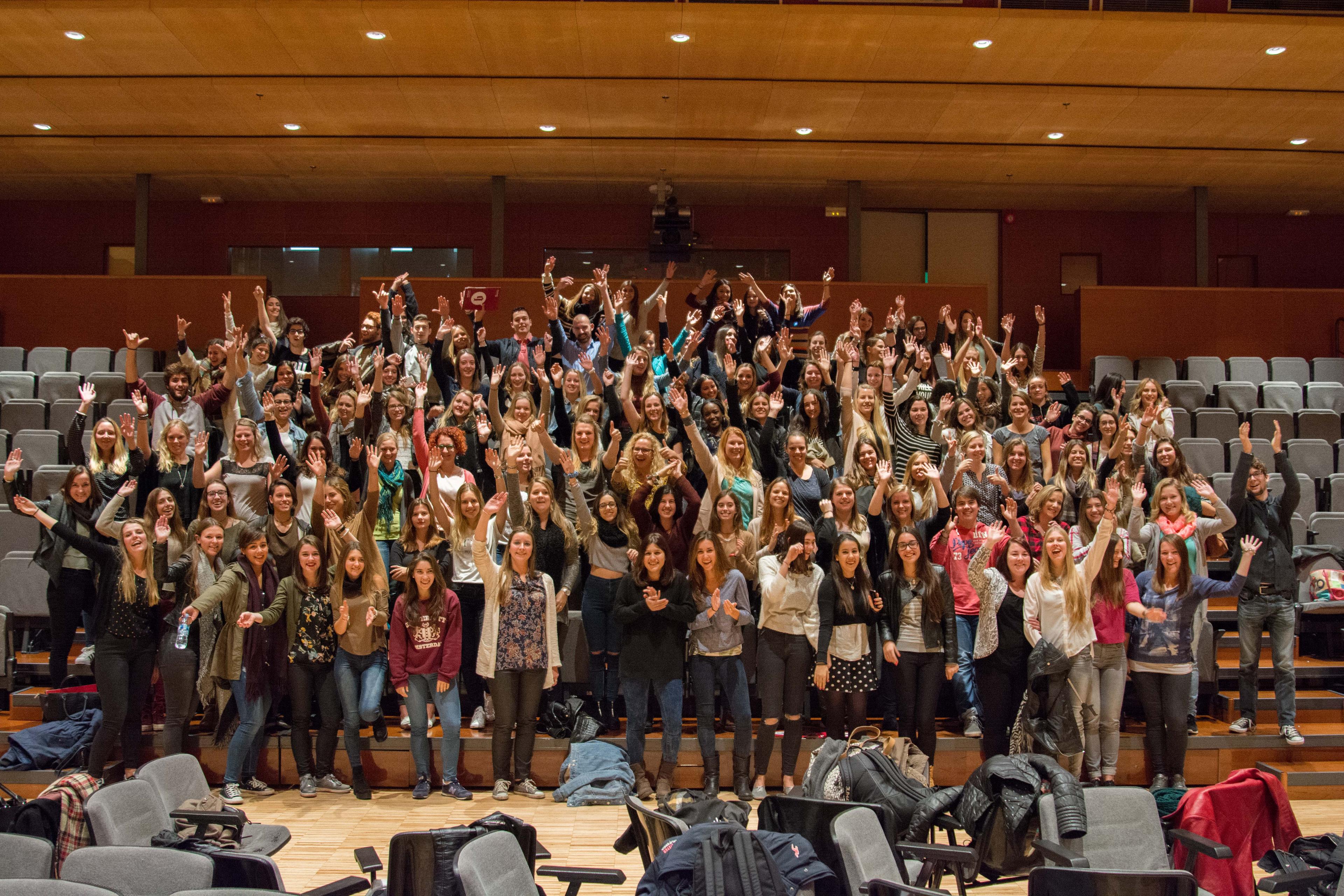 Estudiants d'Educació Primària (Anglès) de la Facultat de Psicologia, Ciències de l'Educació i de l'Esport amb estudiants de la Zeeland University of Applied Sciences (Holanda)