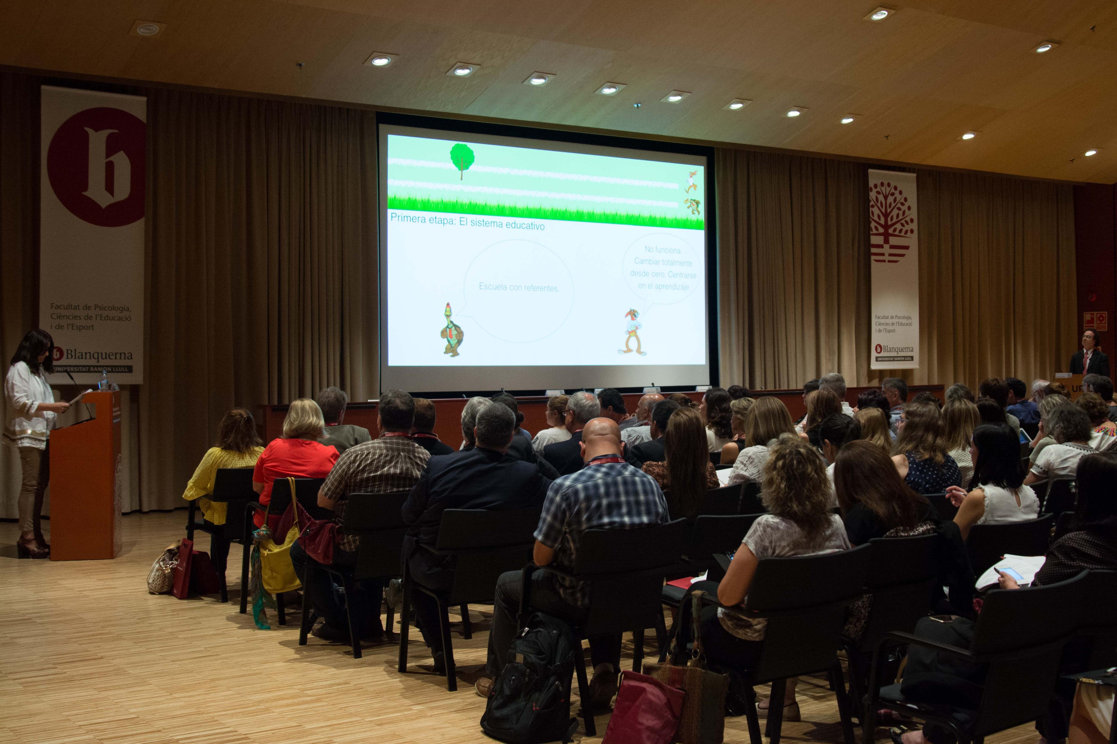 Dr. Josep Gallifa i Dra. Anna de Monserrat en el I Simposi Internacional Barcelona l Educació l Canvi