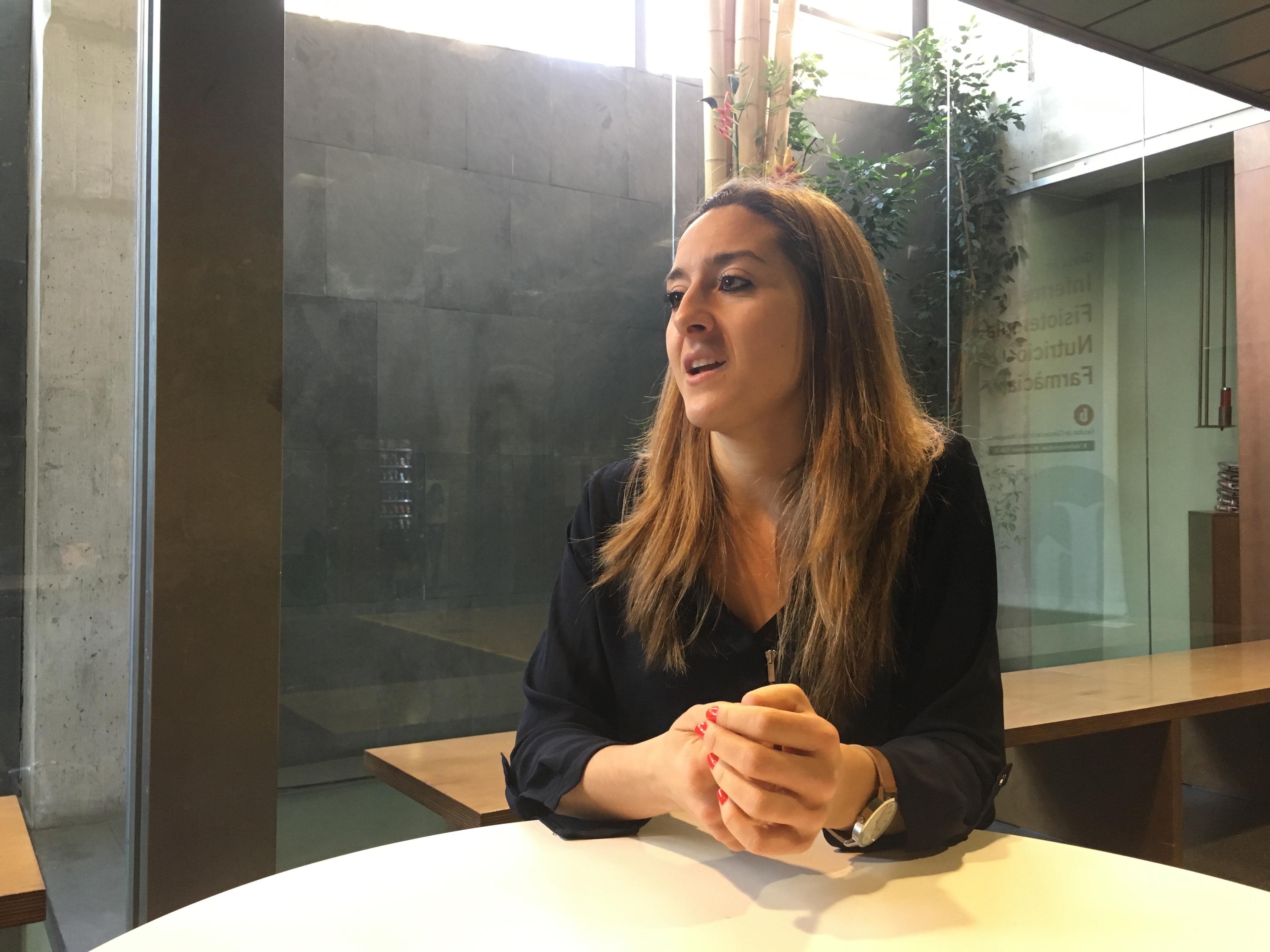La profesora Elena Carrillo: "El papel de la familia es importantísimo en los hábitos alimentarios de los adolescentes"