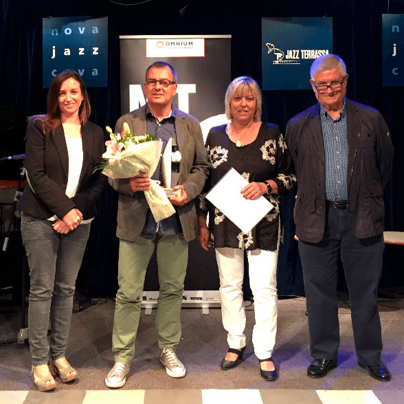 El profesor Rafael Vallbona gana el premio más antiguo de novela negra en catalán