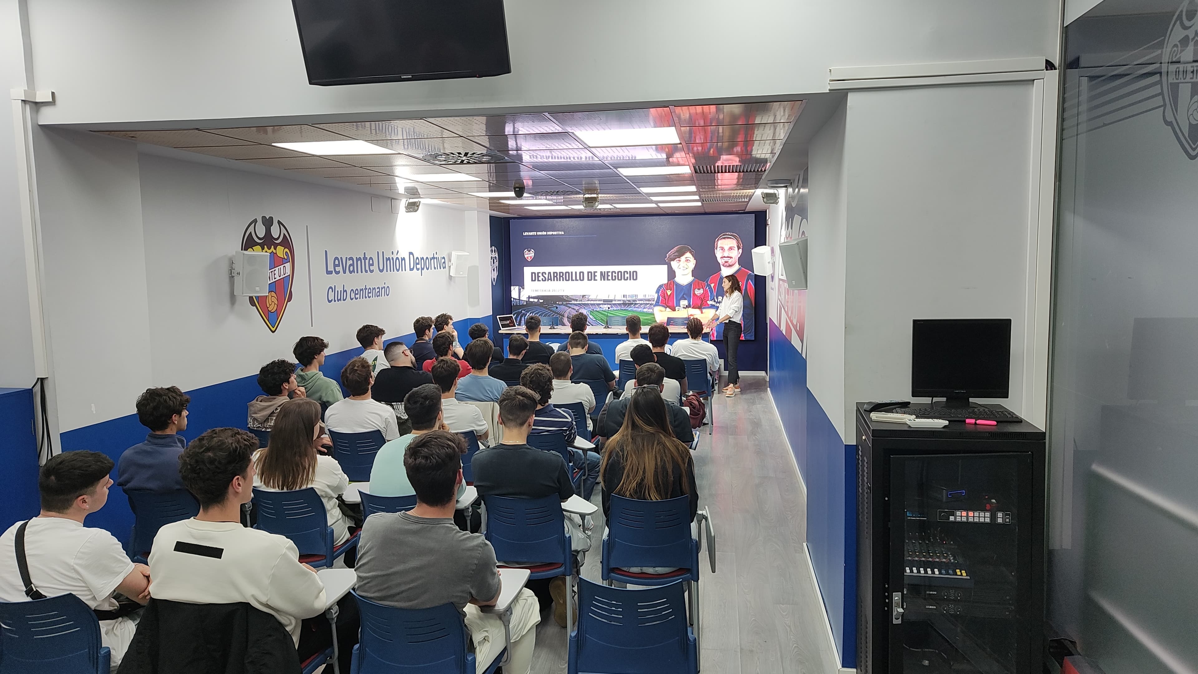 L’alumnat de Gestió Esportiva marxa de viatge a València