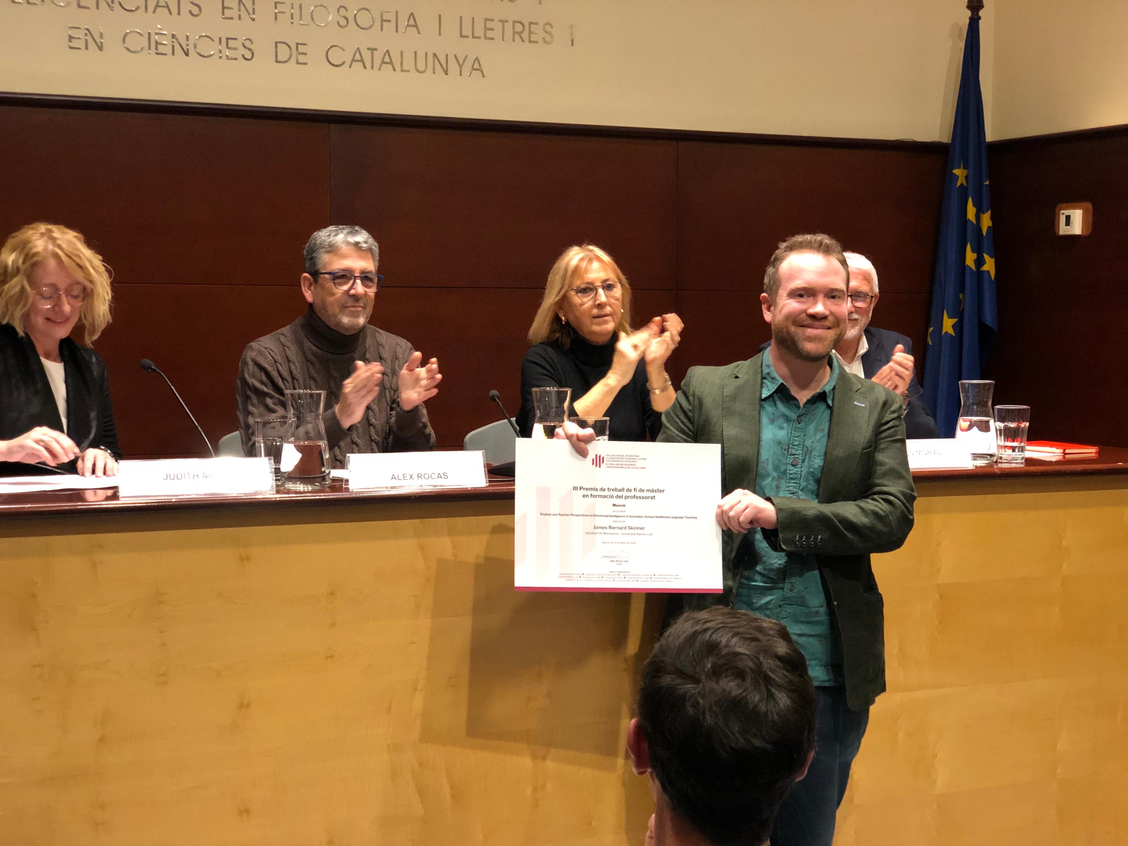 James Bernard Skinner, premiat pel Col·legi Oficial de Doctors i Llicenciats en Filosofia i Lletres i en Ciències de Catalunya.