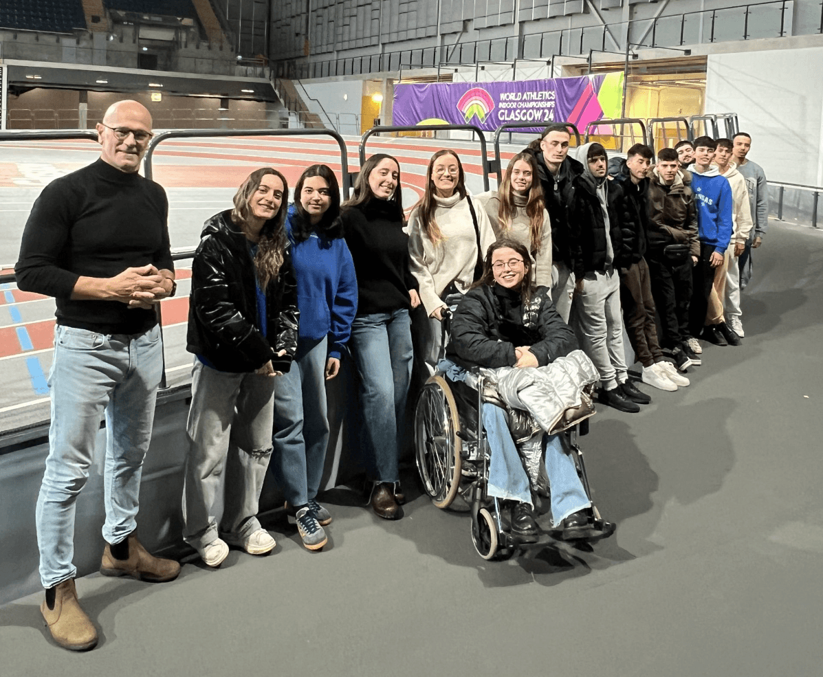 Grup visitant establiments esportius a Escòcia