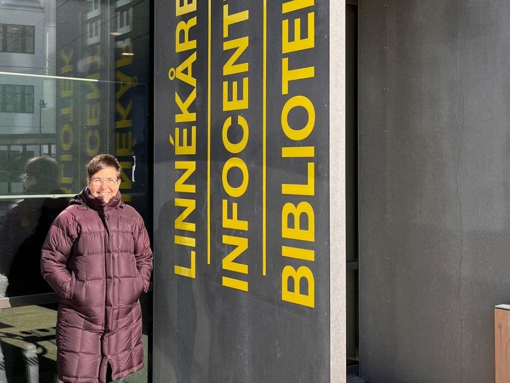 L'anna sanjust a la biblioteca sueca