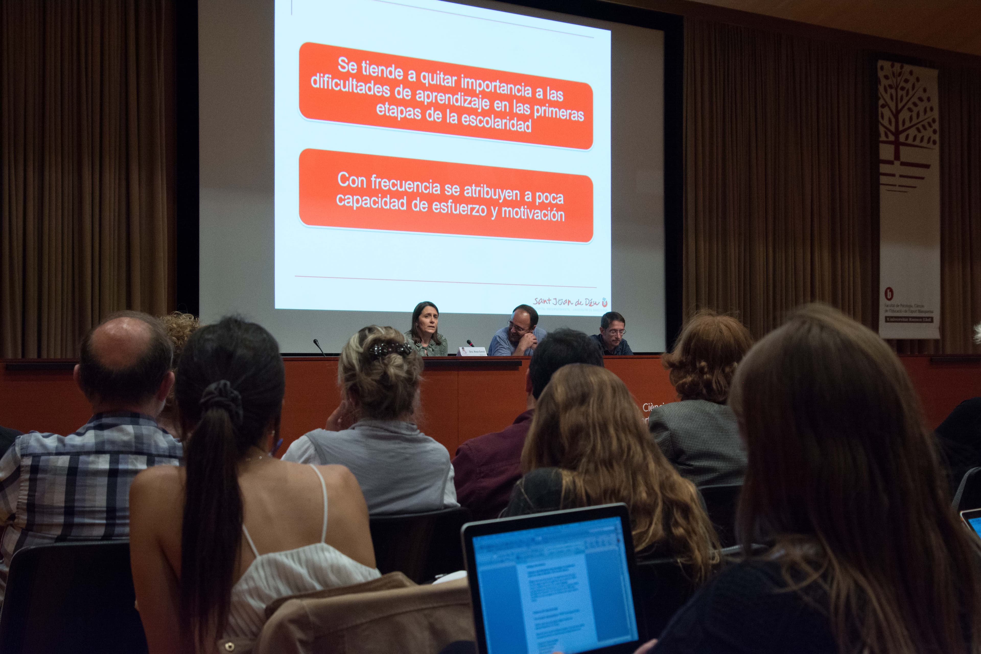 Els experts coincideixen en què l’atenció precoç és crucial pels nens amb dificultats d’aprenentatge