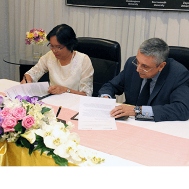Blanquerna FCRI coorganitza un congrés a Bangkok i signa un acord amb la Universitat Chulalongkorn 