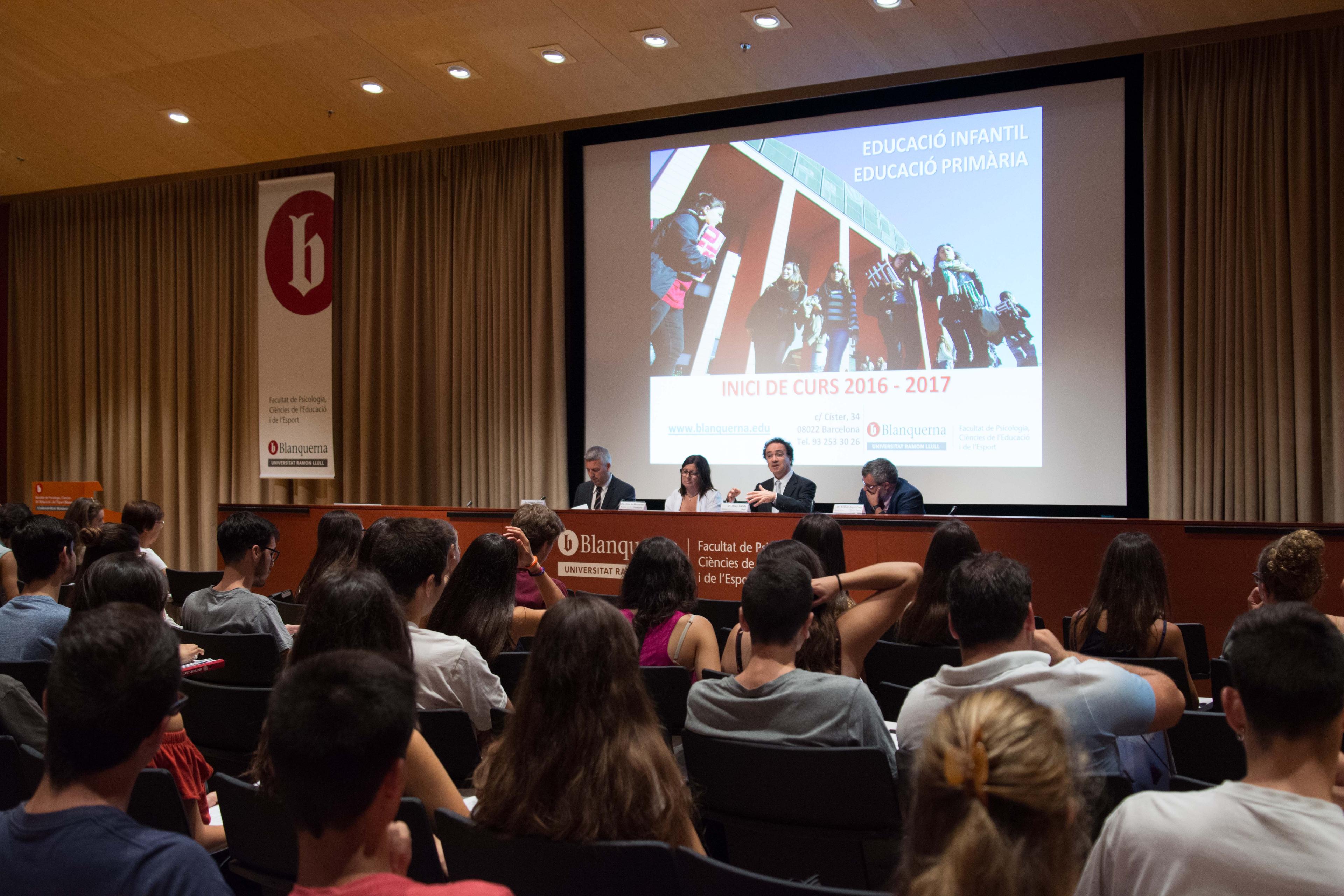 El Dr. Josep Gallifa da la bienvenida a los nuevos estudiantes