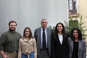 La nova junta d’UNYA es presenta al Degà de la Facultat