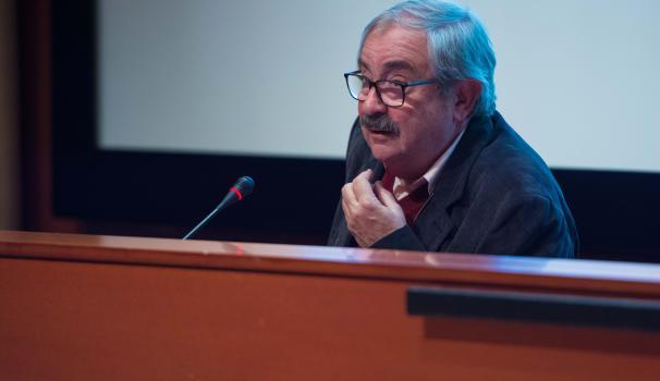 Dr. Juan Luís Linares a la conferència "Relacions familiars en temps postmoderns"